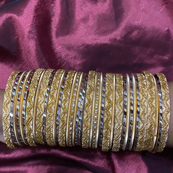 Gold Indian Bangles - Picture 4 of 7